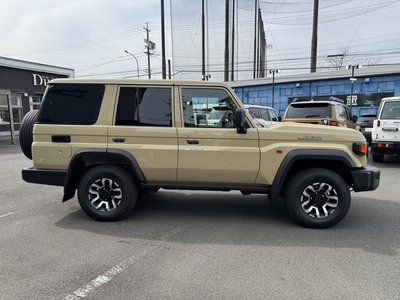 TOYOTA LAND CRUISER - 6