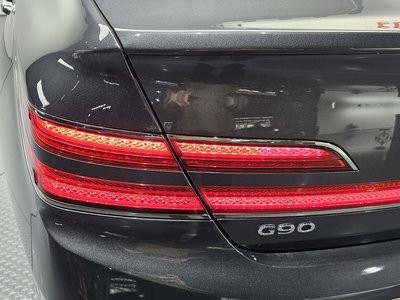 GENESIS G90 - 10