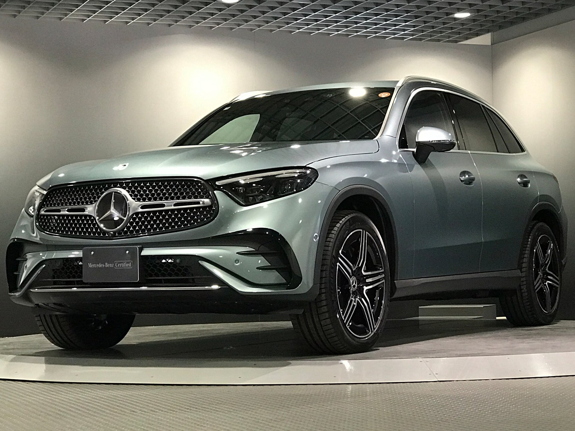 MERCEDES-BENZ GLC - View 1