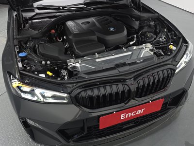 2025 BMW 3 SERIES photo 7