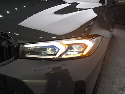 2025 BMW 3 SERIES photo 9