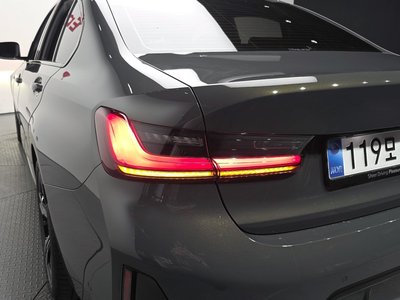 2025 BMW 3 SERIES photo 10