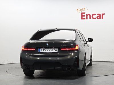 2025 BMW 3 SERIES photo 3