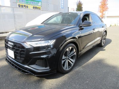 AUDI Q8 - 4