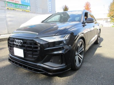 AUDI Q8 - 1