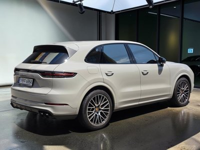PORSCHE CAYENNE - 4
