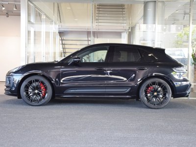 PORSCHE MACAN - 2