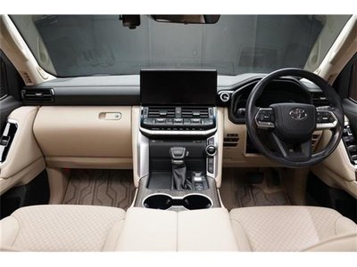 TOYOTA LAND CRUISER 300 - 5