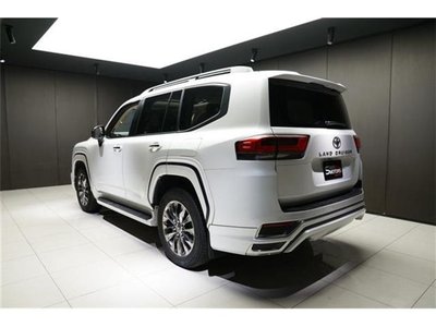 TOYOTA LAND CRUISER 300 - 3