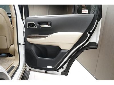 صورة مصغرة 34 لـ 2023 Toyota LAND CRUISER 300