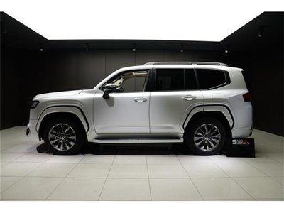 TOYOTA LAND CRUISER 300 - 7