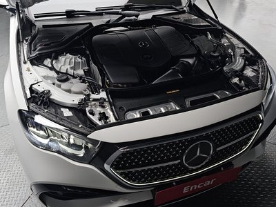 MERCEDES-BENZ E-CLASS - 7