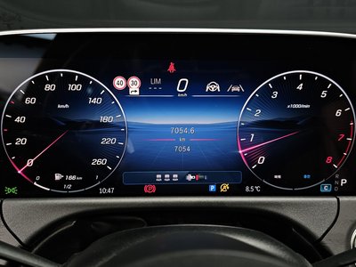 MERCEDES-BENZ E-CLASS - 8