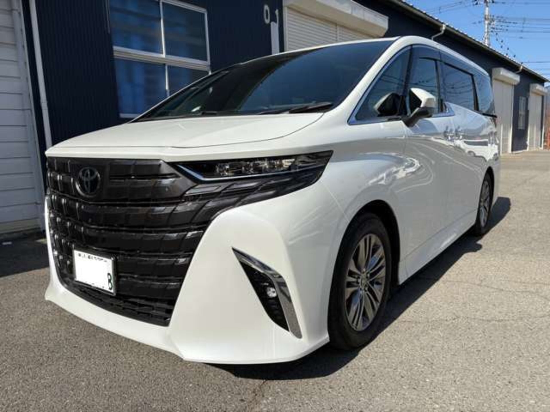 TOYOTA ALPHARD - View 1