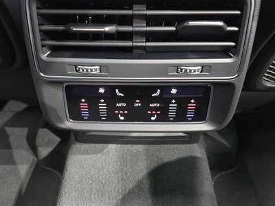 2023 AUDI Q8 — миниатюра 19