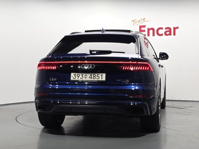 2023 AUDI Q8 photo 3