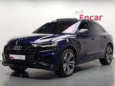 2023 AUDI Q8 photo 1
