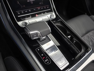 2023 AUDI Q8 photo 9