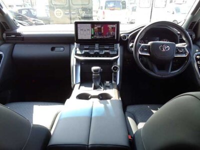 TOYOTA LAND CRUISER 300 - 5