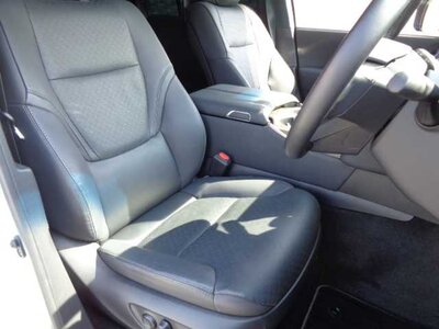 TOYOTA LAND CRUISER 300 - 7