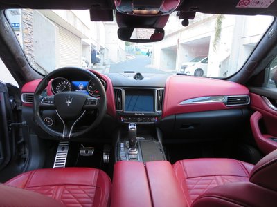 MASERATI LEVANTE - 10