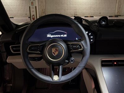 2025 Porsche TAYCAN thumbnail 15