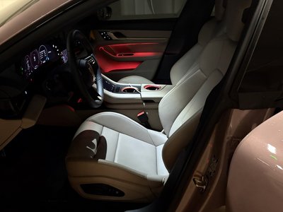 2025 Porsche TAYCAN photo 5
