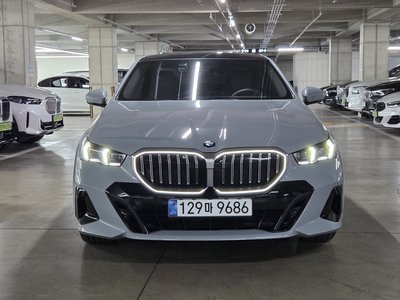 BMW 5 SERIES - 2