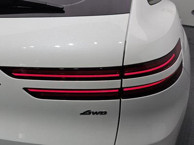 صورة 10 لـ 2021 GENESIS GV70