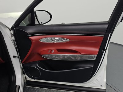 2021 Genesis GV70 — миниатюра 14