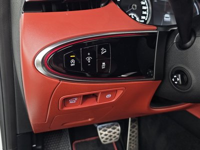2021 Genesis GV70 — миниатюра 28