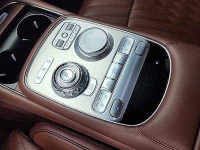 صورة 8 لـ 2022 Genesis G90 (RS4)