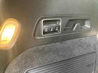 MERCEDES-BENZ GLS - 7