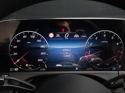 MERCEDES-BENZ E-CLASS - 8