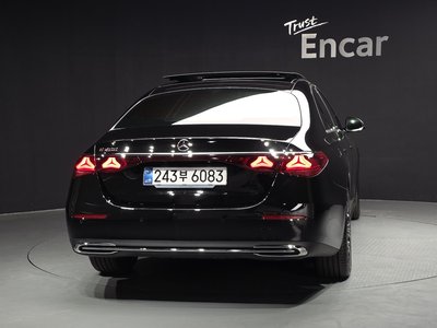 MERCEDES-BENZ E-CLASS - 4