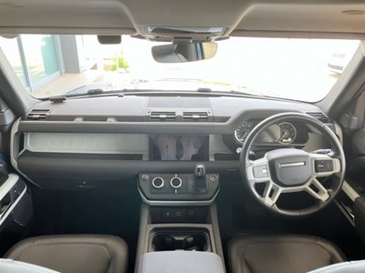 LAND ROVER DEFENDER - 6