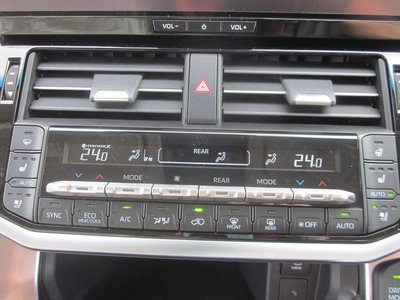 2026 Toyota LAND CRUISER 300 — миниатюра 26
