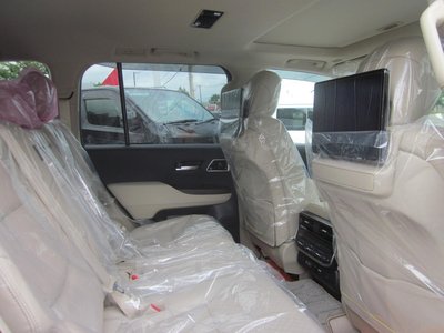 2026 Toyota LAND CRUISER 300 — миниатюра 11