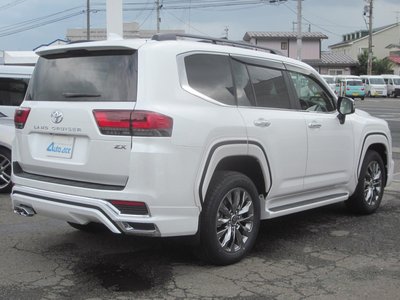 2026 Toyota LAND CRUISER 300 — фото 3