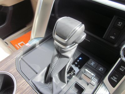 2026 Toyota LAND CRUISER 300 — миниатюра 24