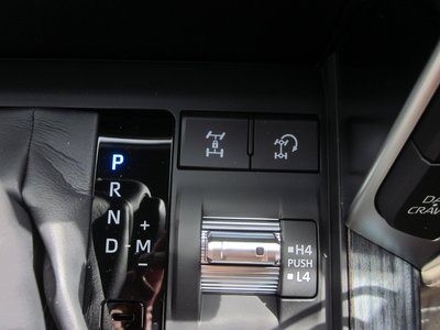 2026 Toyota LAND CRUISER 300 — миниатюра 32