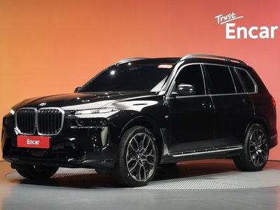 2025 BMW X7 照片 1