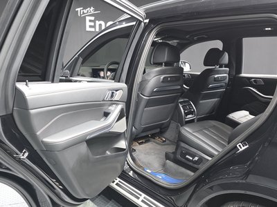 2025 BMW X7 缩略图 16