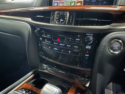 صورة 10 لـ 2016 Lexus LX