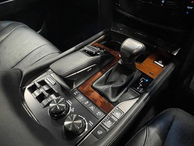 صورة 9 لـ 2016 Lexus LX