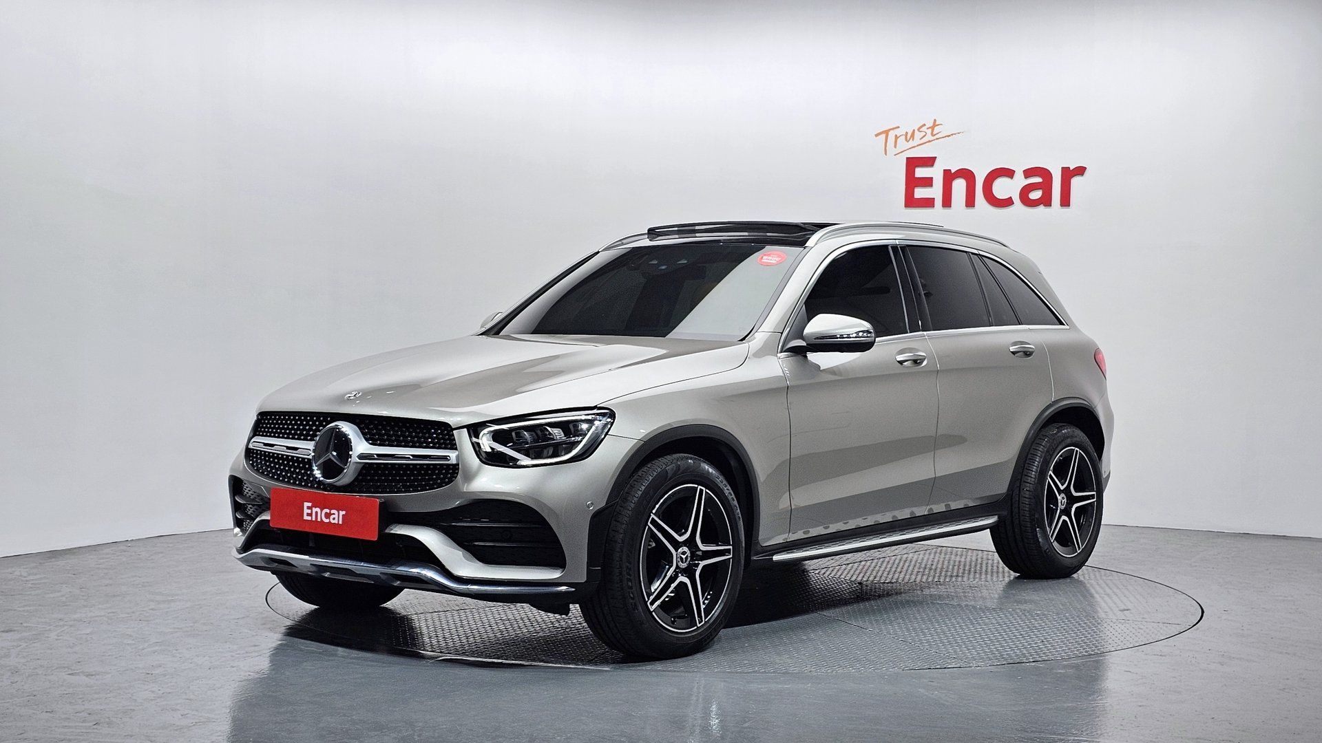 MERCEDES-BENZ GLC - View 1