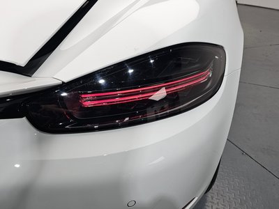 صورة 10 لـ 2021 Porsche 718