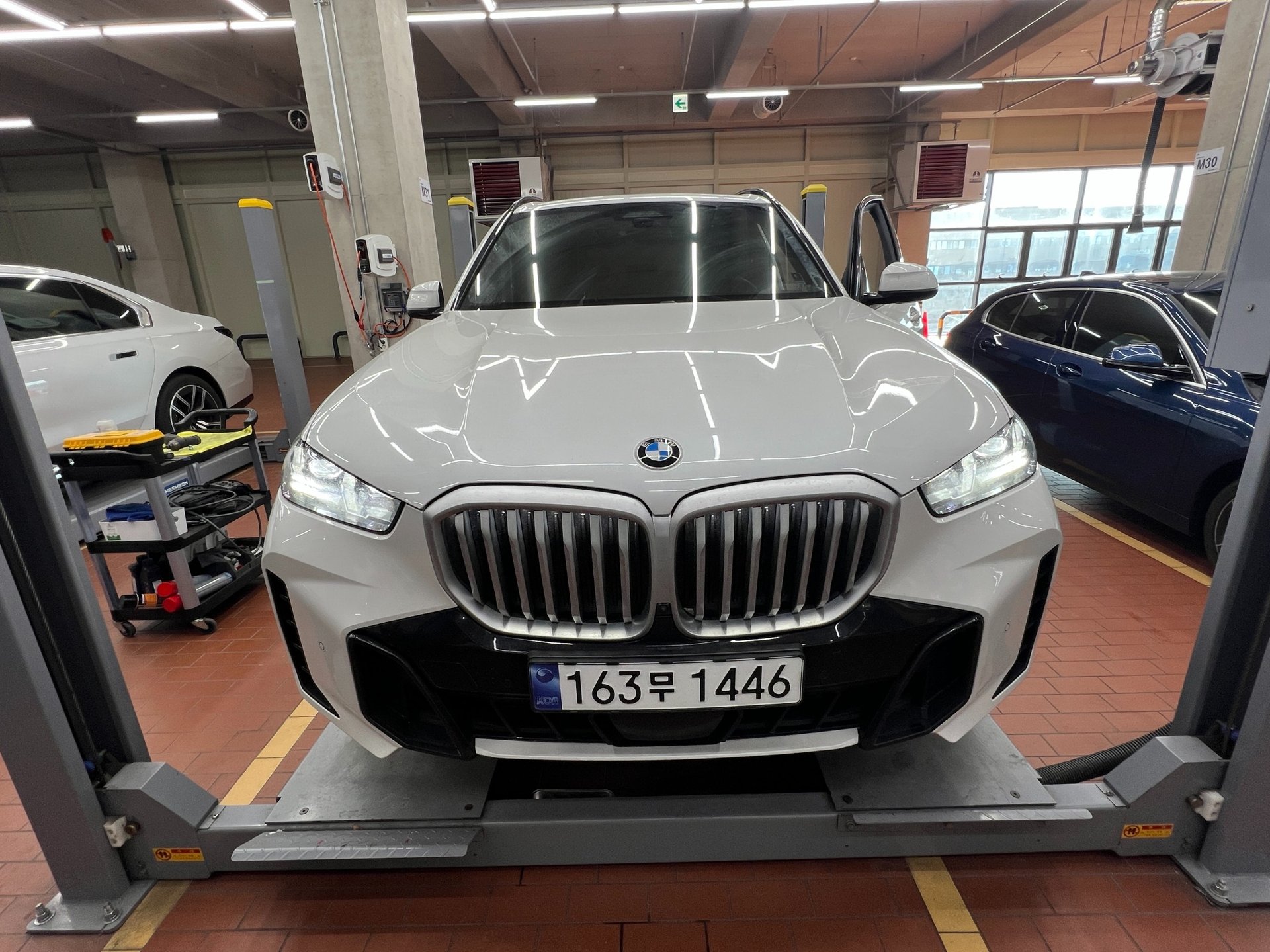 BMW X5 - View 1
