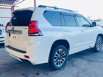 TOYOTA LAND CRUISER PRADO - 1