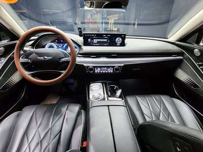 GENESIS G80 (RG3) - 5